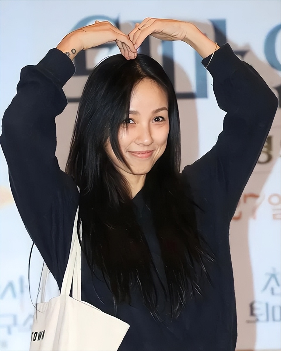 44岁李孝利想卷土重来,承认自己患"抑郁症",要放弃老了的念头-腾讯