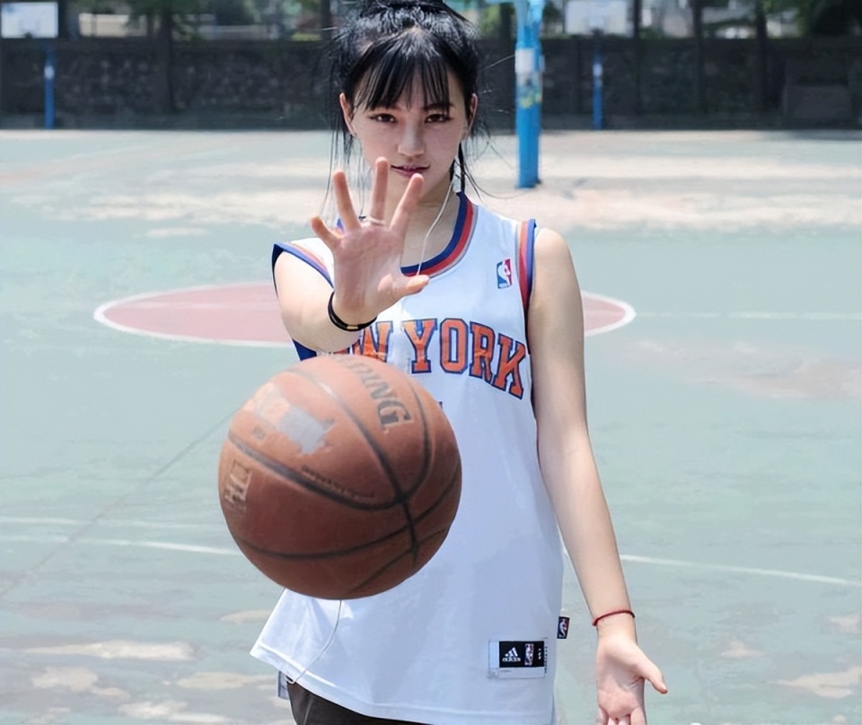 黄灿灿:曾是武大校花却频陷风波,终靠《长相思2》颜值再出圈