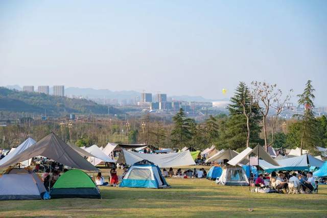 国内多地不再强制要求，北京地铁：目前乘客仍需佩戴口罩广西陆兵有几个子女2023已更新(今日/知乎)