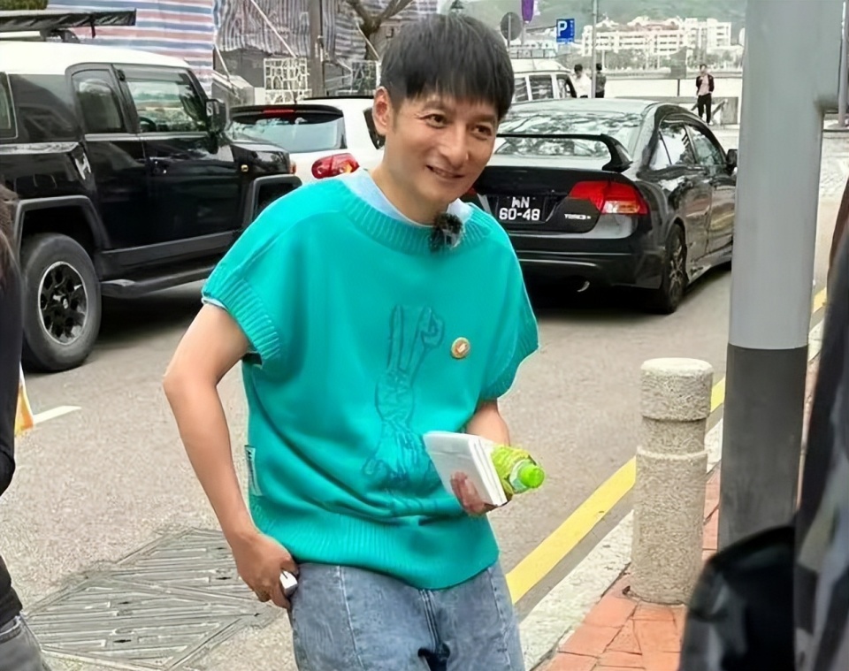 李维嘉复出了！沉寂一年多后转型直播带货，首度回应消失原因_腾讯新闻