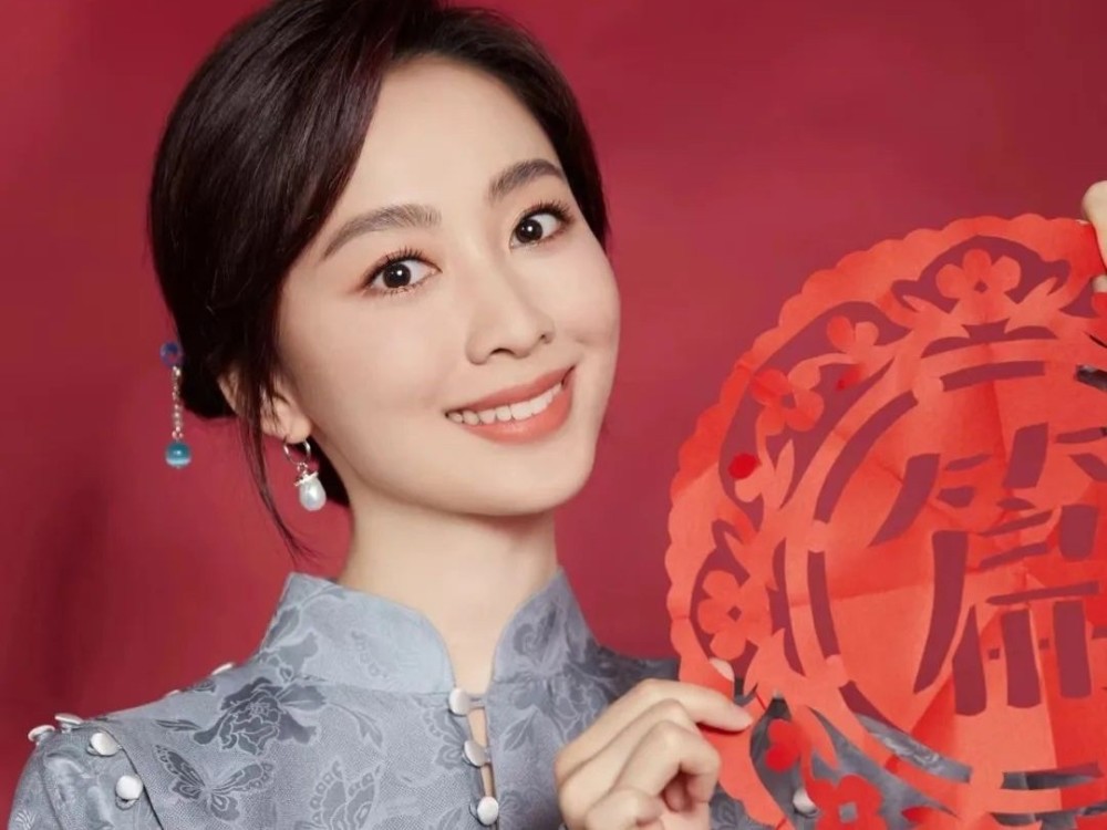 央视女主持人调整,龙洋调岗有望成"一姐",95后小花被重用_腾讯新闻