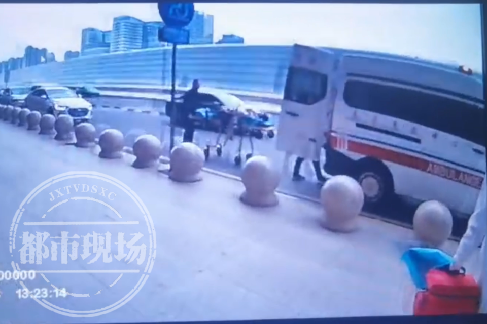 一孕妇高铁车厢内临盆！他们出手了_腾讯新闻