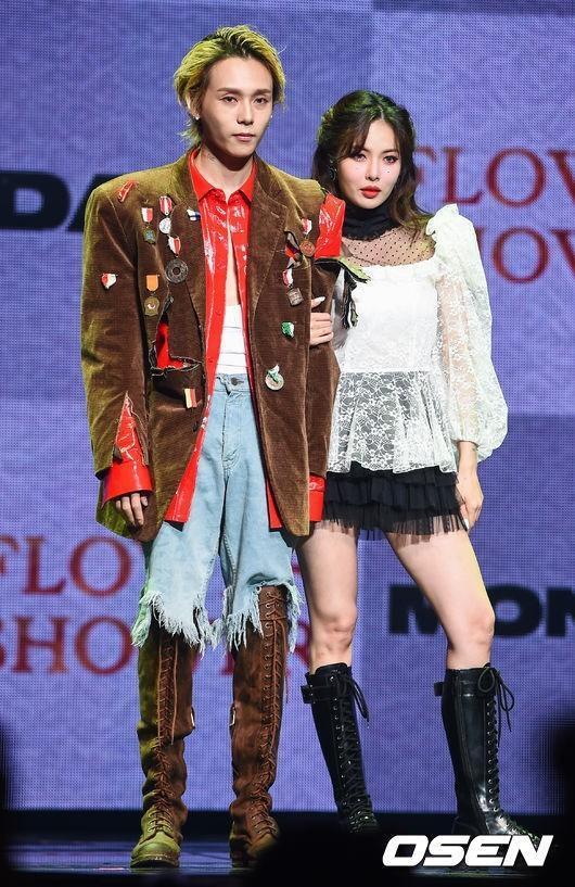 泫雅签约前男友经纪公司再次与金晓钟成同事两人目前尚未复合