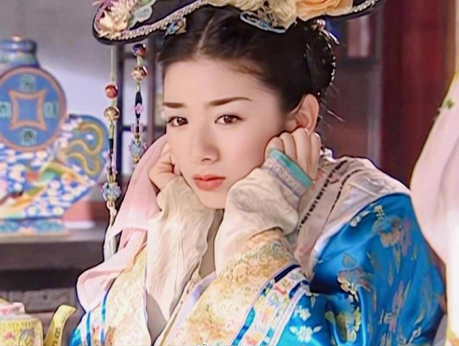 并感慨自己20年前出演了《还珠格格》中的"小燕子"一角