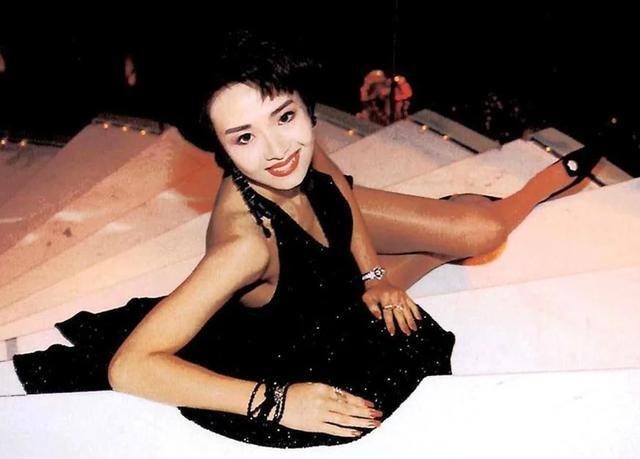 90年代女神叶子楣到观音庙求姻缘,复出放诔鲅葑约和蹲实牡缬癬腾讯