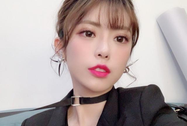 lol:周淑怡妥协了,光速开播道歉,三国杀官方力挺周淑怡