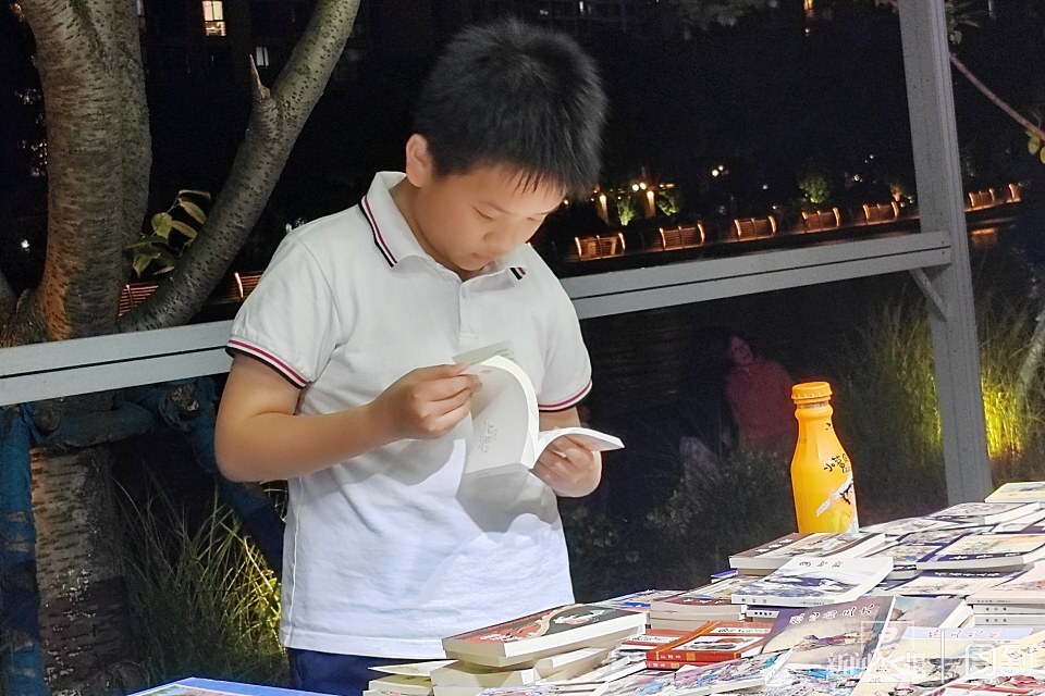 知名街艺歌手罗小罗受邀现场献唱!