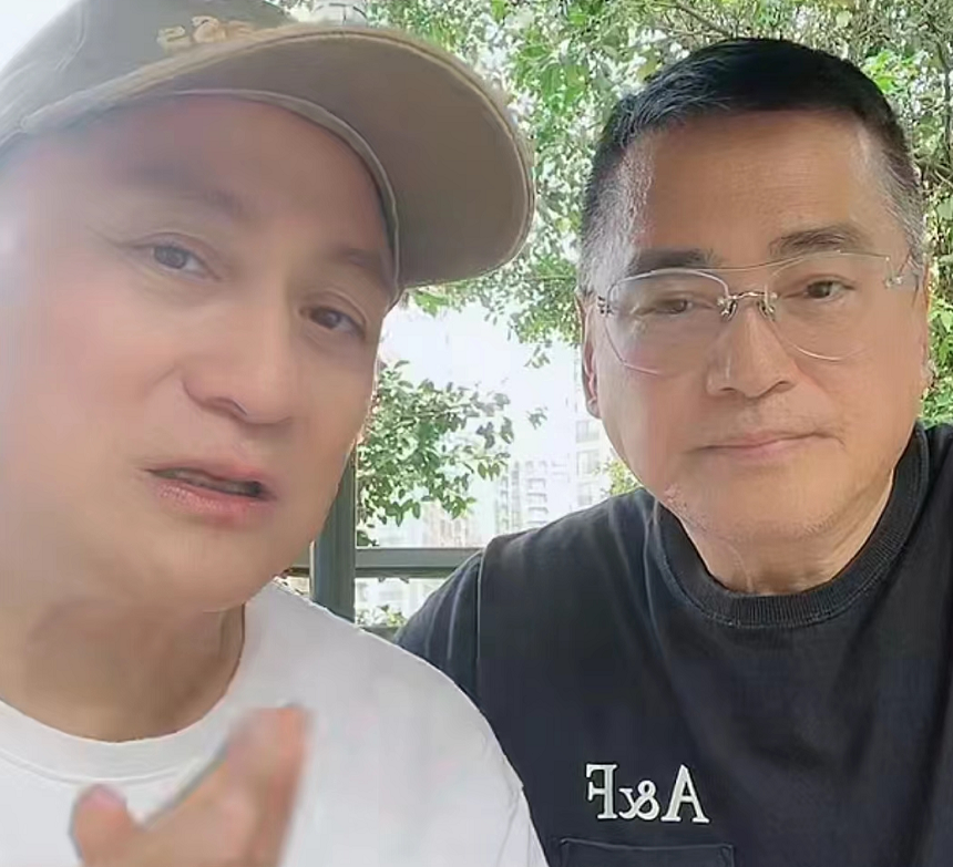 汤镇宗小女儿穿泳衣秀身材凹凸有致曲线完美汤镇业儿子点赞