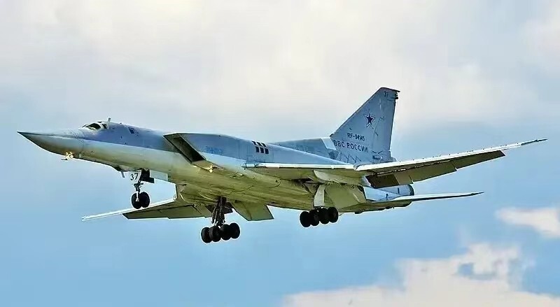 图为俄图22m3轰炸机本期话题,俄军再失一架图22m3轰炸机,2年来,俄罗斯