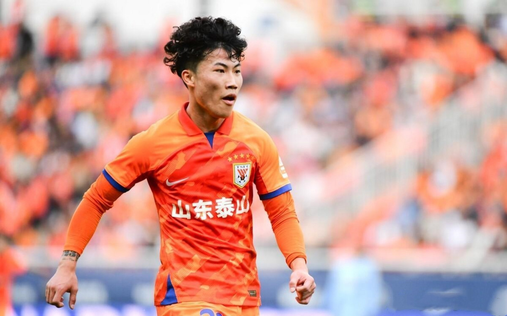 曝23岁泰山红星战韩国或首发!采访无惧孙兴慜:他是人也会有失误