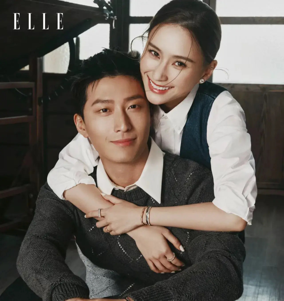 窦骁回香港帮何超莲庆生,一起看电影被偶遇,路人透露二人很恩爱