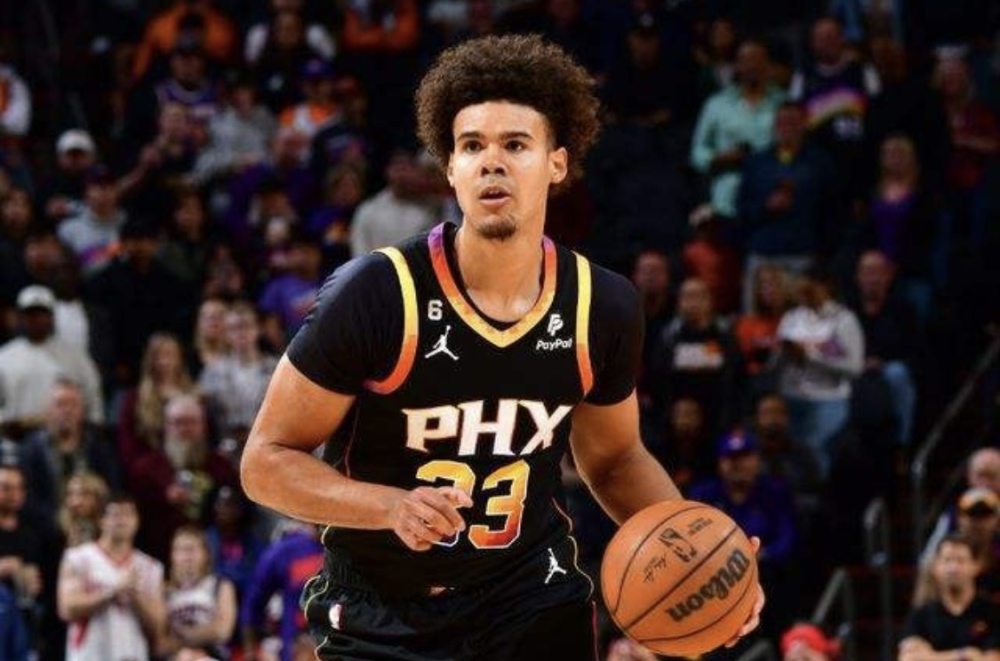 卡梅隆-约翰逊是在太阳与开拓者的本赛季第二场较量中受伤.