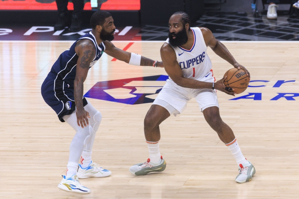 哈登沮丧创耻辱纪录 威少被嘲cba 晋级概率不足2成