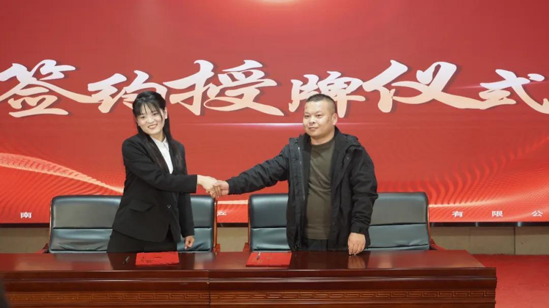 “熱血鑄軍魂 聚力創未來”——渭南軍事博覽園2025年年會暨2026年產品推介會成功舉辦 - 