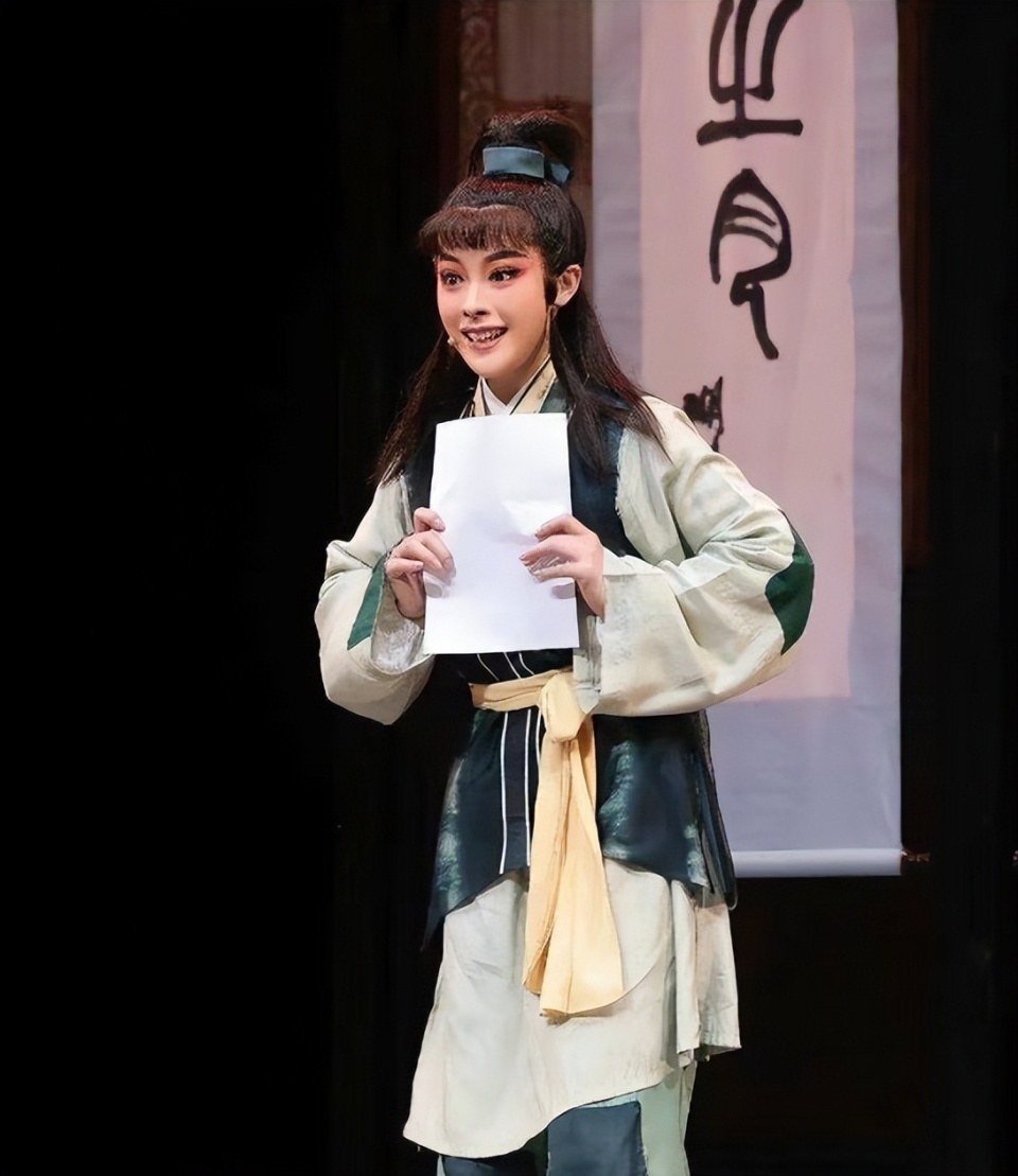 连看两场《陈三两》,终于知道浙江小百花越剧团为什么又火了_腾讯新闻