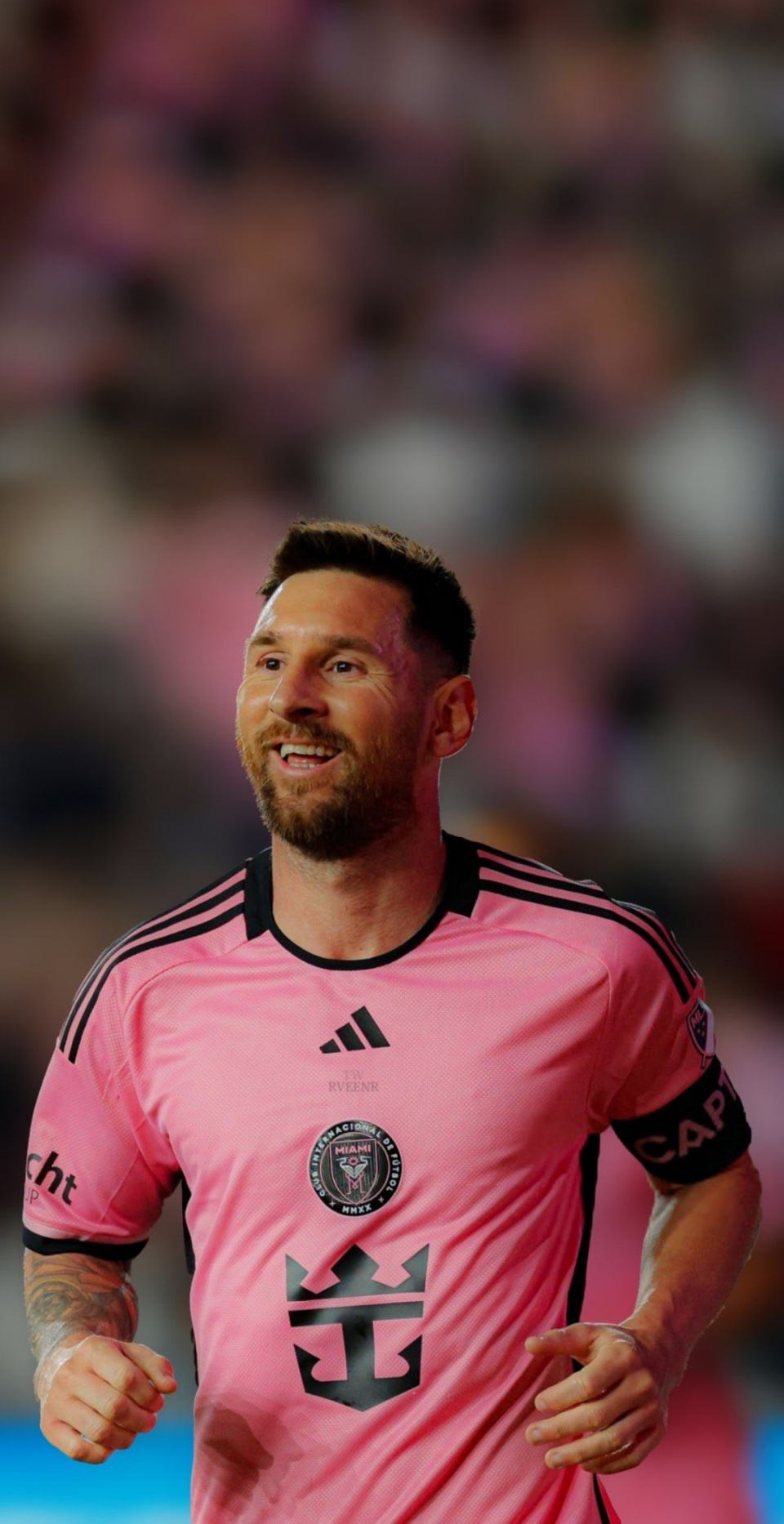 梅西成为美国近30年来足球领域首位最受欢迎运动员!