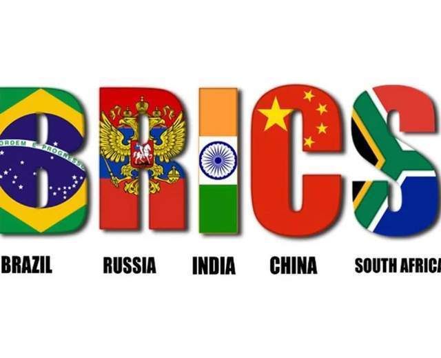目前金砖国家组织由巴西,俄罗斯,印度