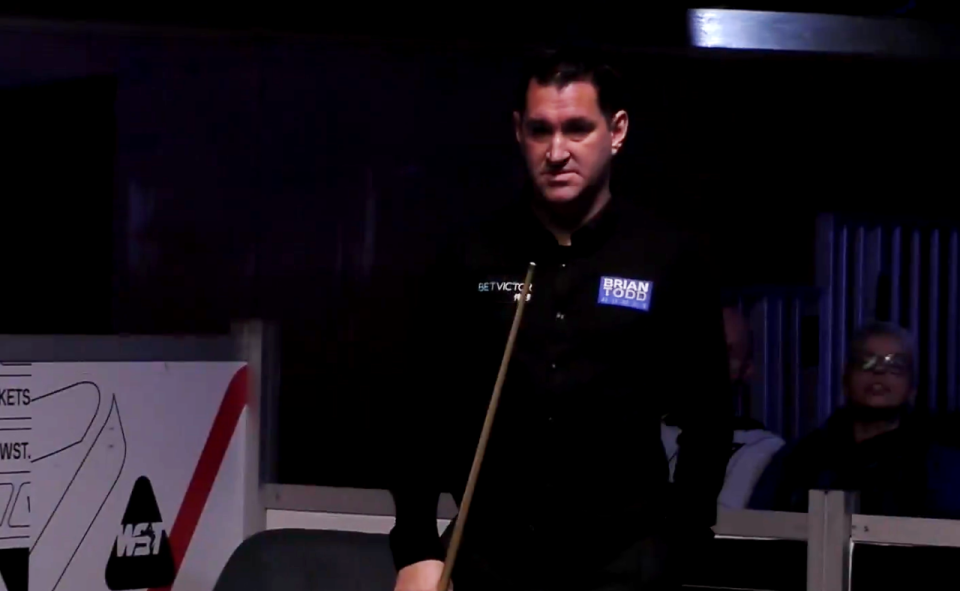 北爱公开赛：挥拳！周跃龙决胜局硬核逆转挺进半决赛，小特胜巫师