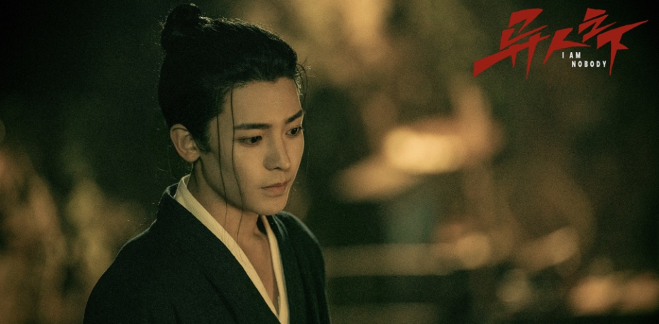 从天价片酬到被行业抛弃,10年到底改变了什么?丨顶流换代观察