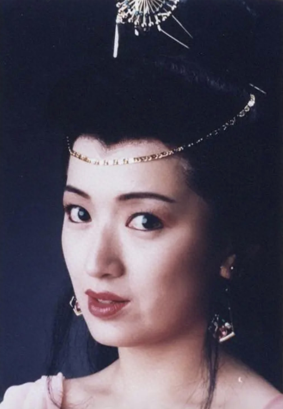 女星龚慈恩:情断黄日华,两任丈夫"背叛"她,60岁坚强优雅