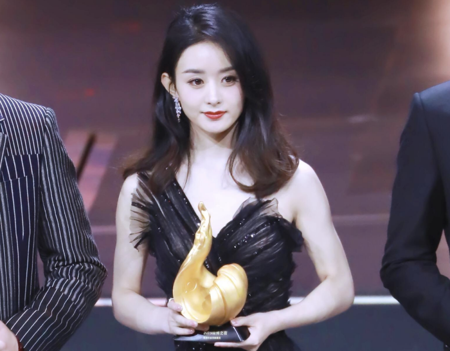 ����ӱ�����Ѿ�35���� ���Ѿ����������Ȧ��Ϯ��һ�������š�