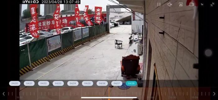 实探“西安墙体倒塌砸坏劳斯莱斯”现场：17辆车仍被埋，损失约300万真相是什么-313啦实用网