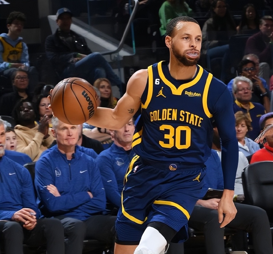 库里伤情严重,将缺席数周,名记:预计无缘全明星