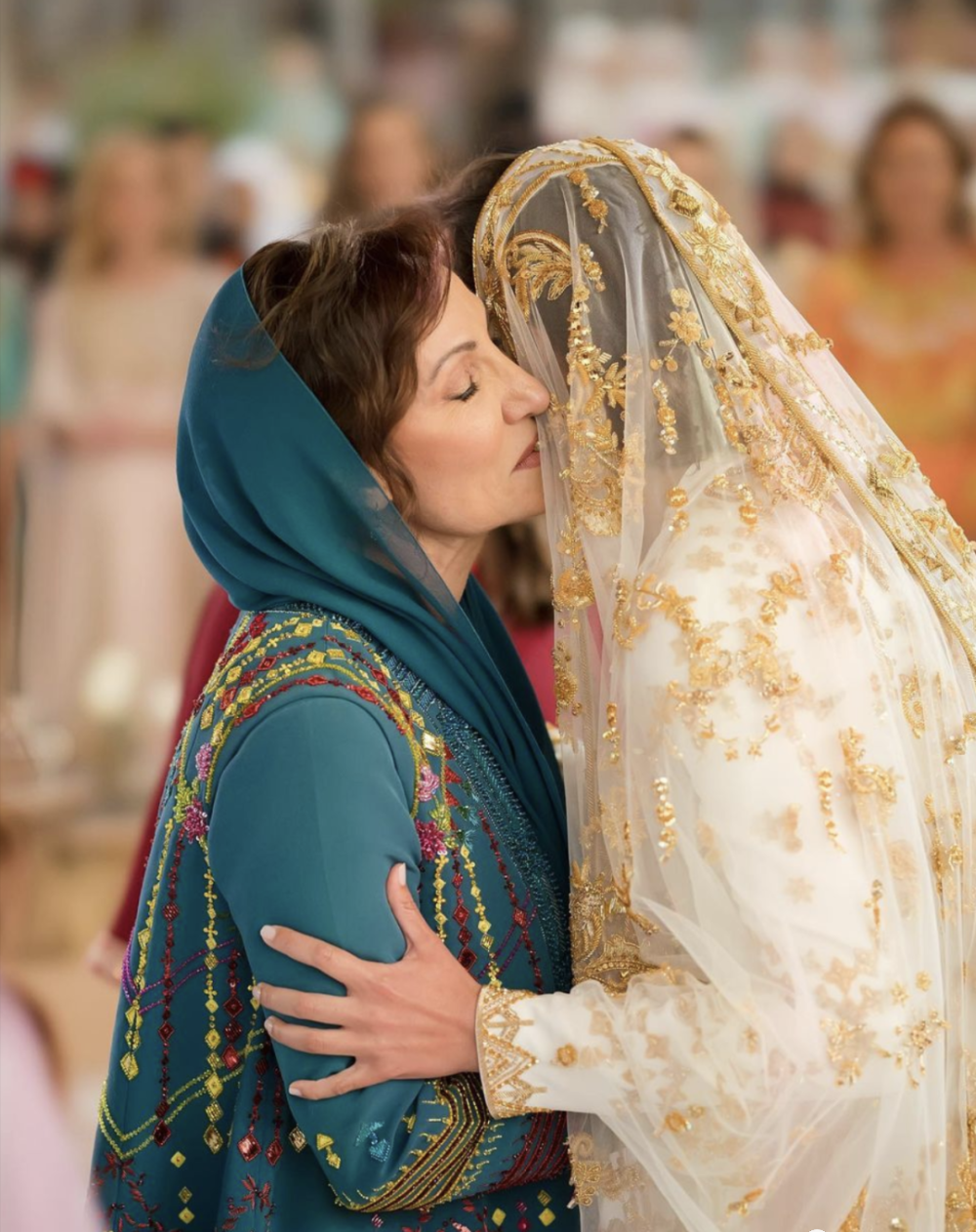 中东"圣裔"王室婚礼:这里没有罩袍蒙面,也没有文明的冲突_腾讯新闻