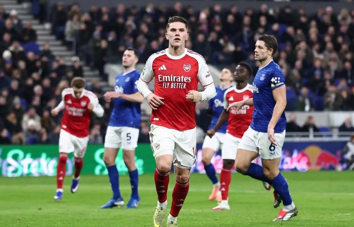 左右英超爭冠？塞梅約冬窗去留引關注 曼城簽下他可逆襲槍手 - 