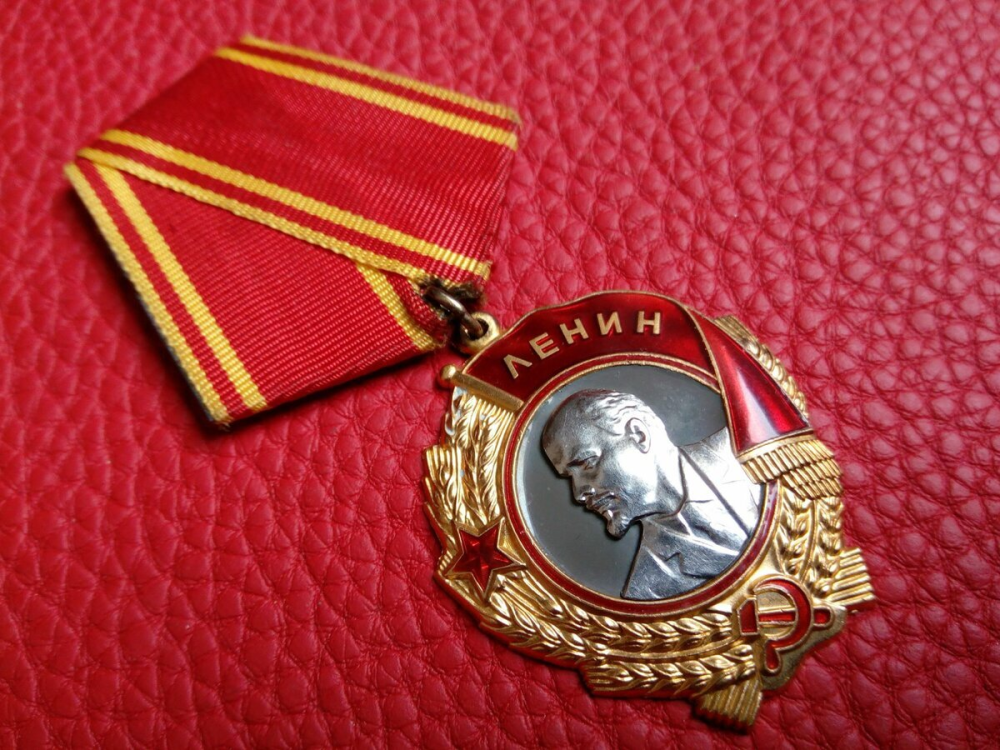 苏联英雄勋章中国人图片