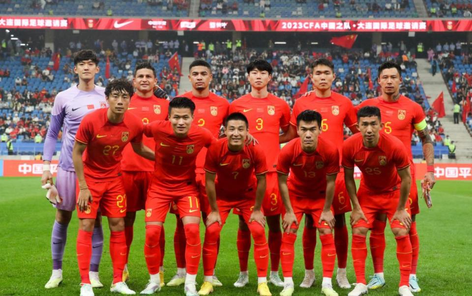 国足3次遭鱼腩爆冷,世预赛首战要复仇,泰国集体拜佛