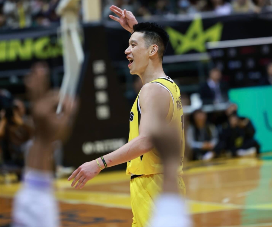 林书豪43832单节22分创多项纪录cba当初放弃他太可惜了