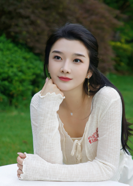 王栎鑫离婚后大方谈前妻称有看她录制的恋综对吴雅婷称呼亲切