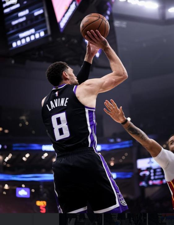 阿德巴約25+7+5鮑威爾22分，威少三分失准6中1，熱火復仇國王 - 