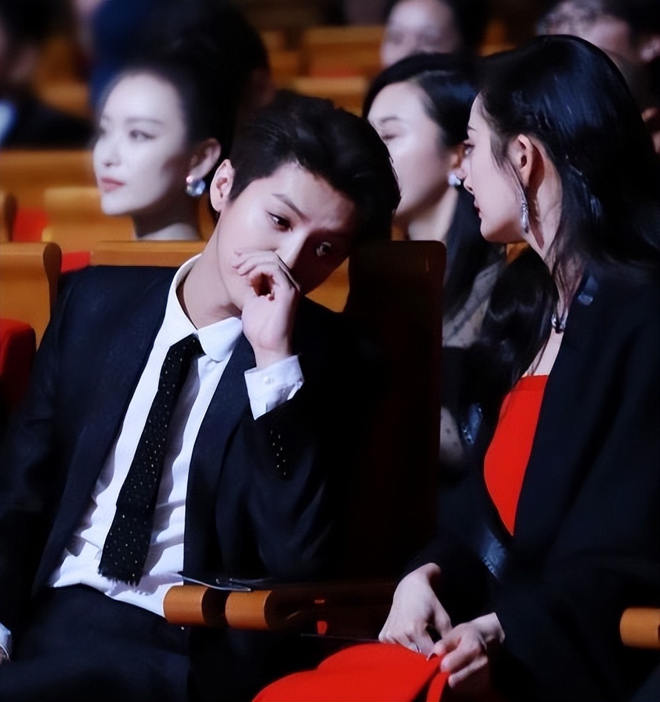 tfboys《青春修炼手册 宠爱 第一次告白》的连唱舞台,博君一肖世纪