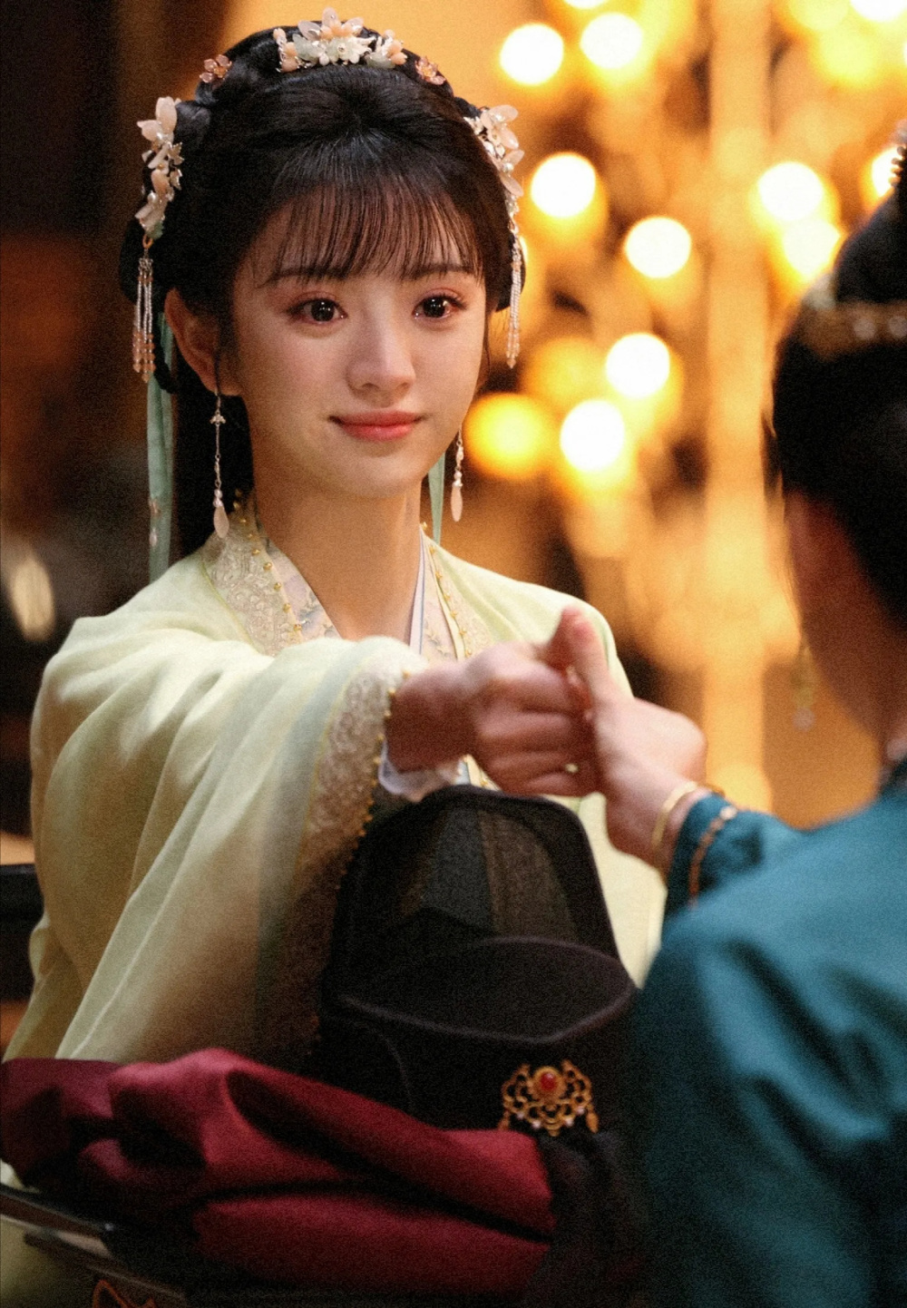 《半熟男女》杀青，田曦薇进组《大奉打更人》，临安公主来了_腾讯新闻