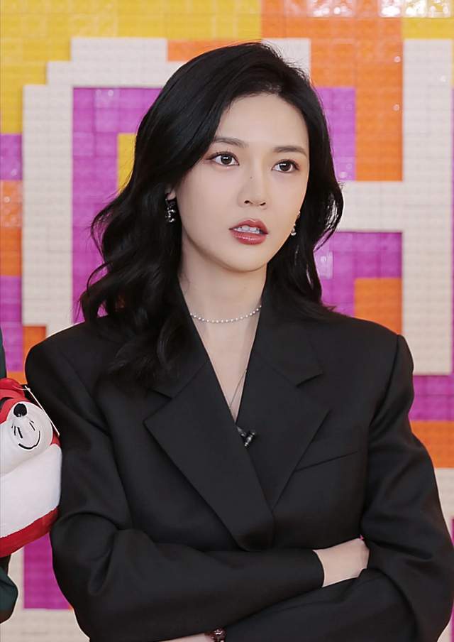 没被31岁的余玥吸引,却被29岁的涂冰意外圈粉