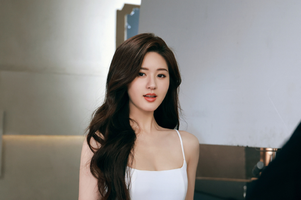 《珠帘玉幕》开拍在即,赵露思再演大女主,男主或花落周翊然!