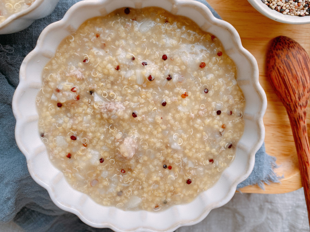 能提高人体免疫力,所以非常适合这期间食用,我还加了藜麦,山药和牛肉