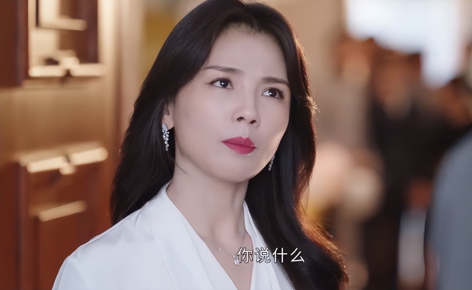 48岁周迅对撞45岁刘涛新片各看4集一个想弃一个上瘾