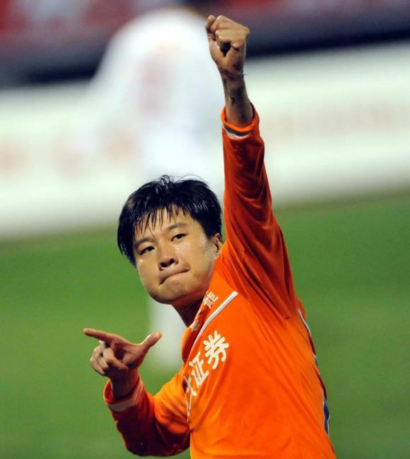 讓人淚目！李金羽賽後口誤稱“魯能”，使山東老球迷集體瞬間破防|銳評 - 