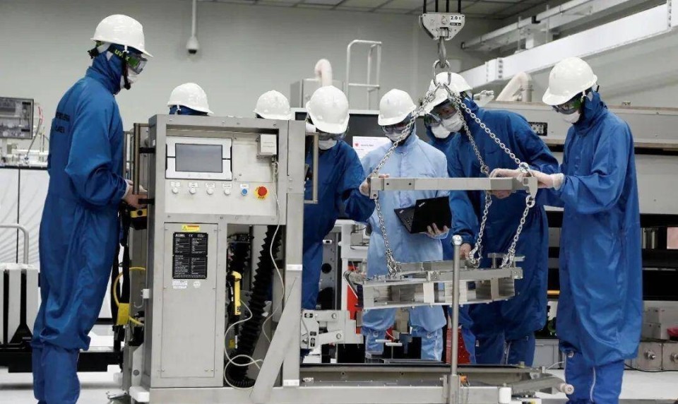 中国进口光刻机暴增1850asml用行动告诉美国没钱是万万不能的