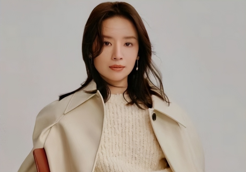 董洁卖货翻车删评,临时从500元涨到900元,遭吐槽比李佳琦还过分