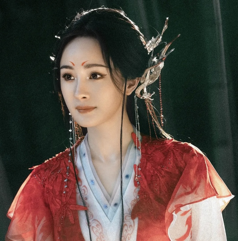 同样是杨幂演"狐狸",涂山红红与白浅味道完全不同