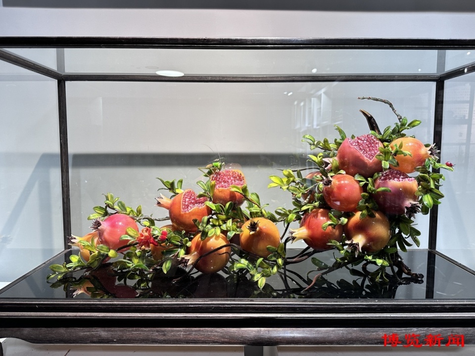 王一凡的24岁,是青春与火的熔炼,是"石榴王"匠心传承,青春焕发的24岁.