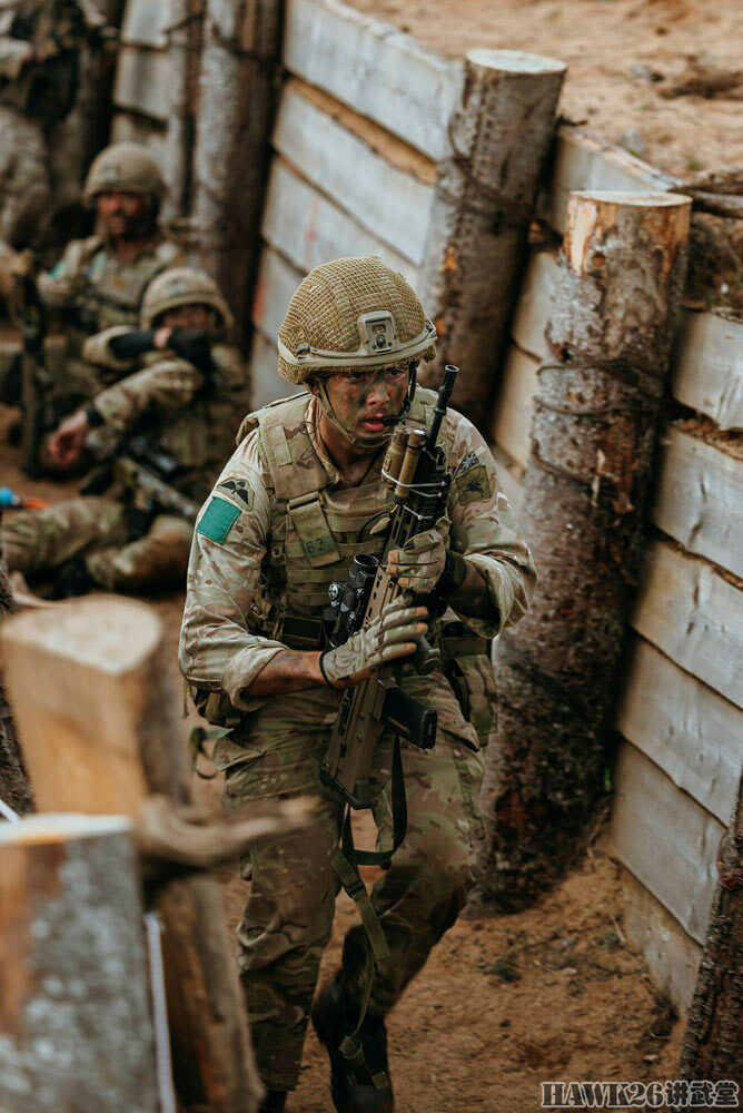 英国精锐伞兵在爱沙尼亚参加演习 堑壕战成为重点 无人机全程开眼