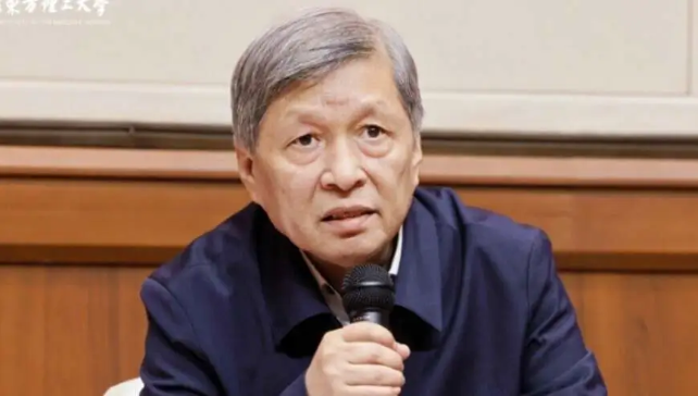 王树国谈“福耀科大各院系要自负盈亏”：自己都养活不了，说明没真本事