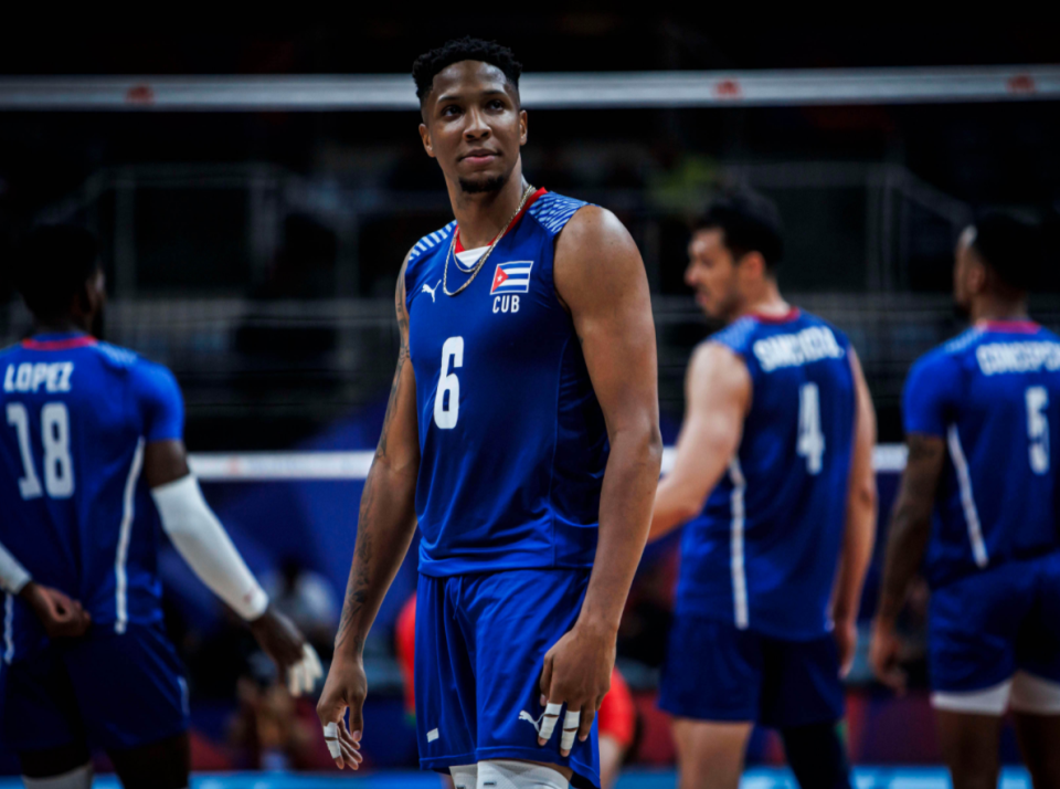 美国男排3连败垫底!日本首败排名跌至第五,古巴暂列积分榜第一