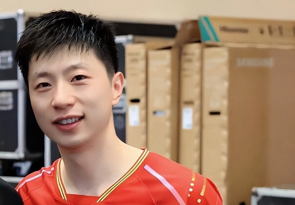 马龙接到新广告,阿鲁纳奖金被拖欠,都是打乒乓球的,差距咋就这么大呢?