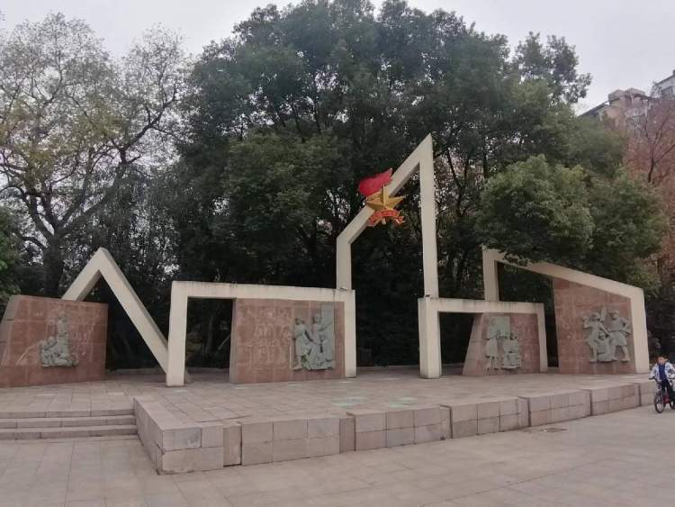 近日,我又去光顾了长风公园.